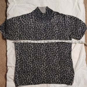 Kasper turtle neck short sleeve blouse